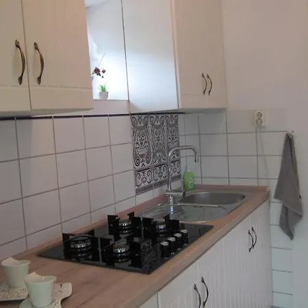 Semesterbostad Csaford *